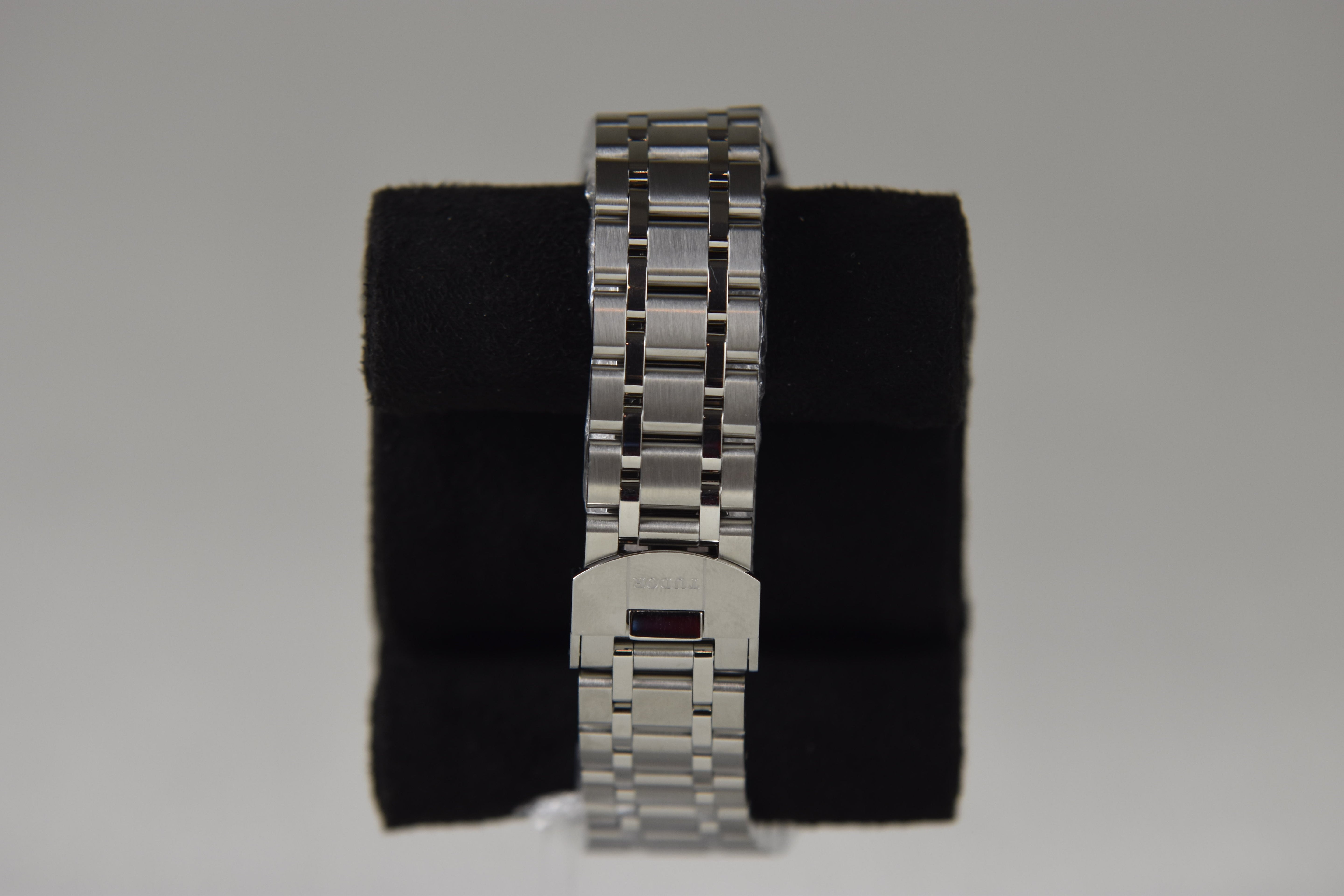 Tudor Royal Salmon Dial M28600-0009 41mm Stainless Steel