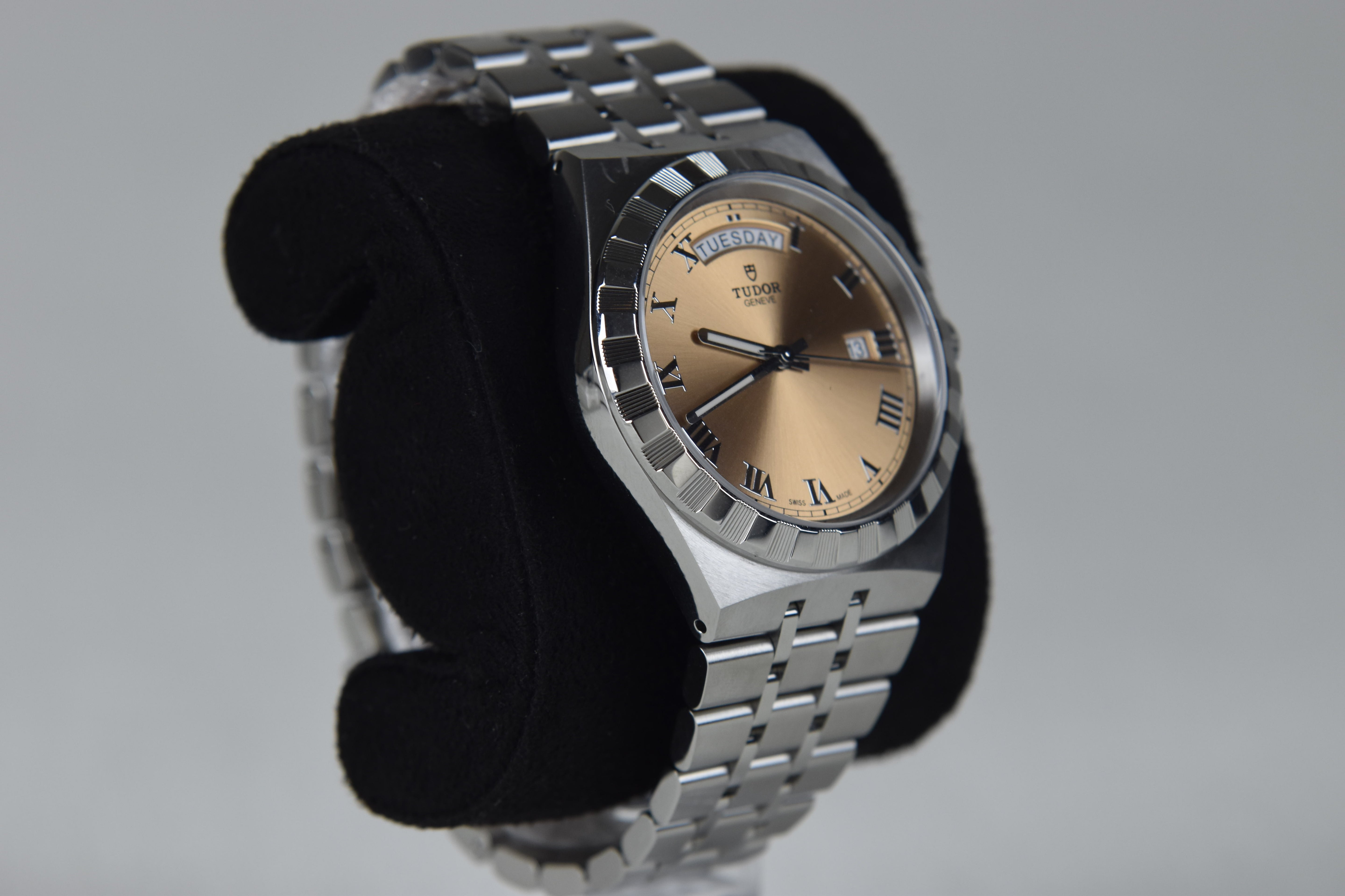 Tudor Royal Salmon Dial M28600-0009 41mm Stainless Steel