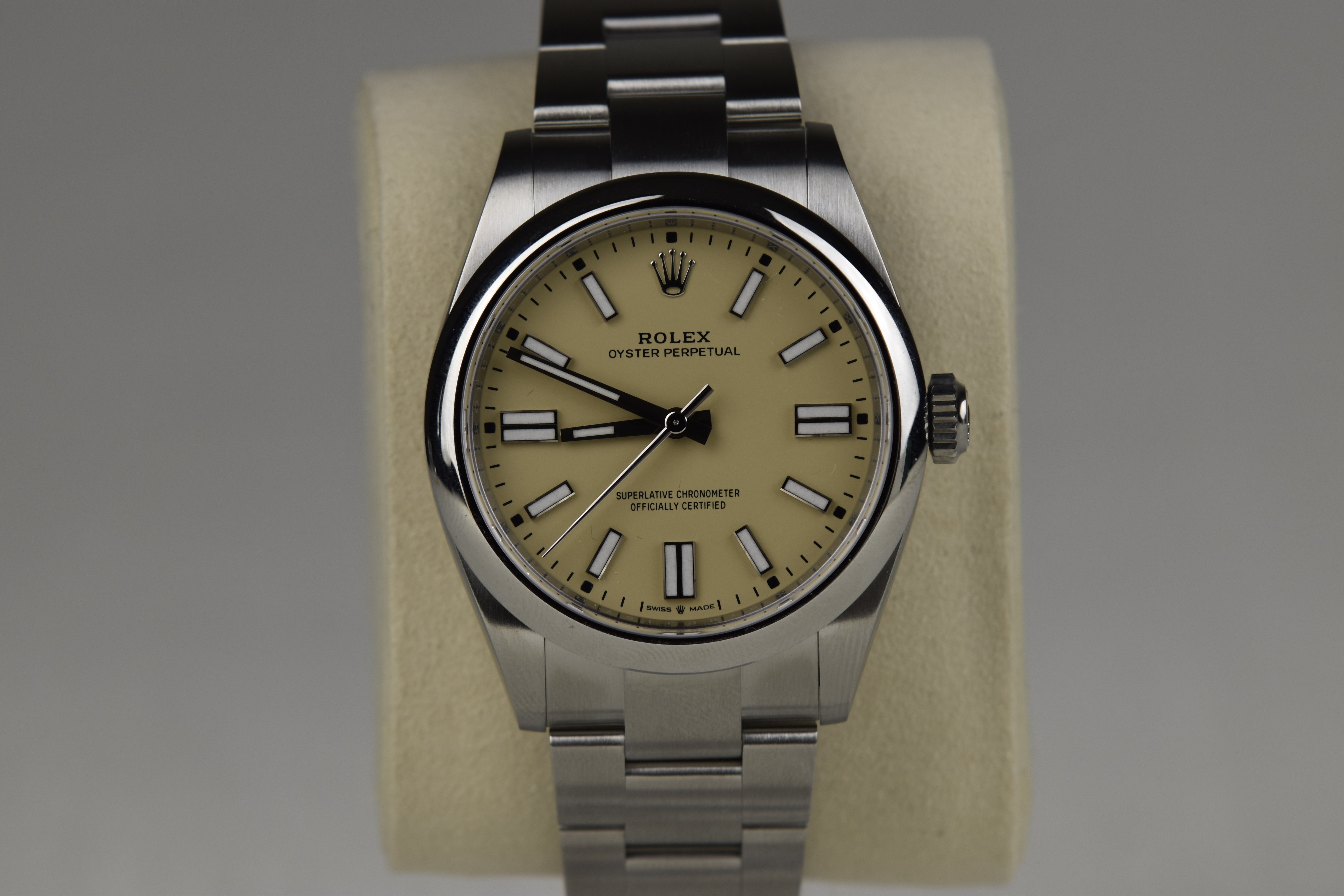 Rolex Oyster Perpetual 41 134300 41mm Oystersteel Beige Dial