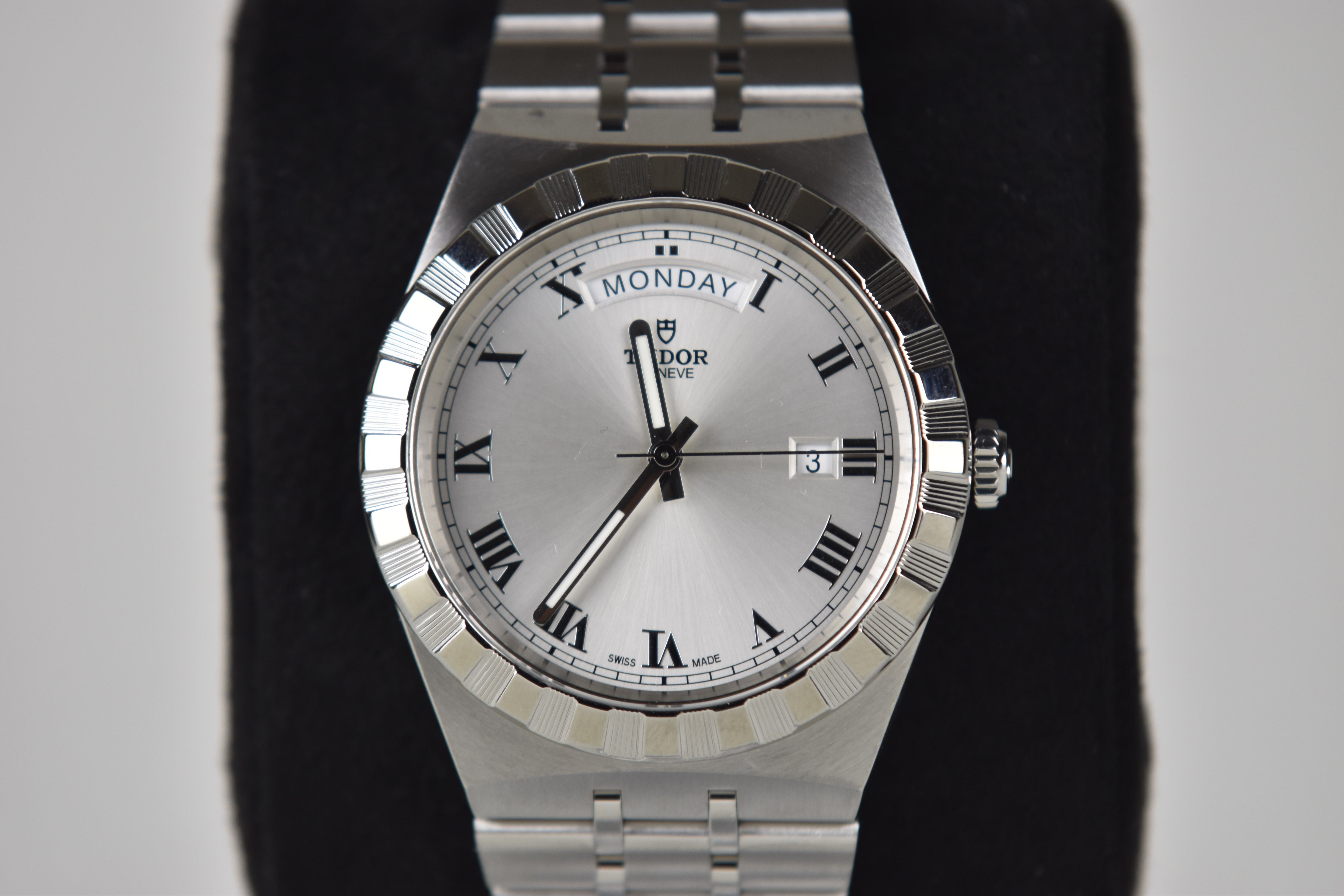 Tudor Royal M28600-0001 41mm Stainless Steel Silver Dial Steel Bracelet
