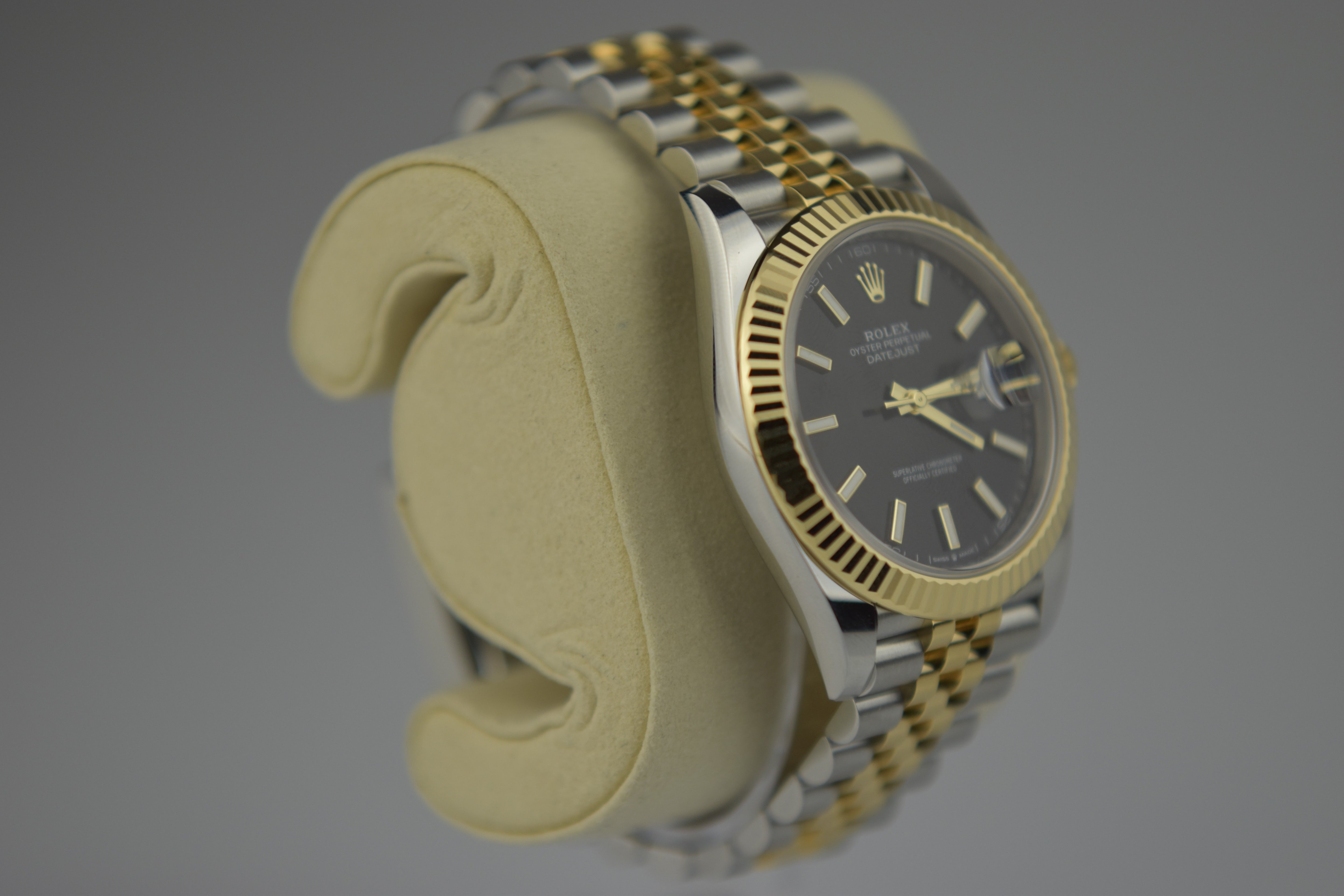Rolex Datejust 41 126333 Black Dial 41mm Oystersteel and Yellow Gold Jubilee Bracelet