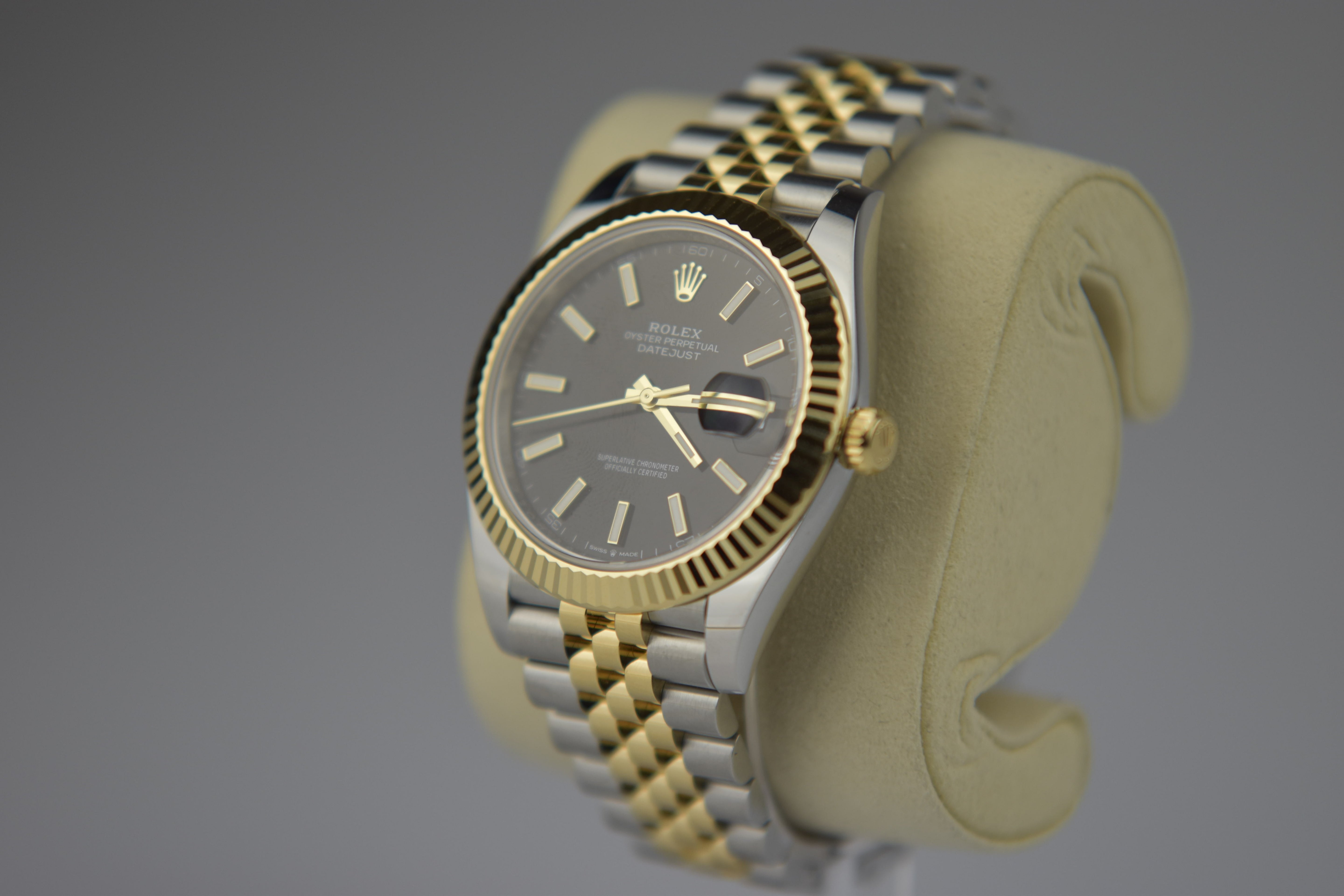 Rolex Datejust 41 126333 Black Dial 41mm Oystersteel and Yellow Gold Jubilee Bracelet