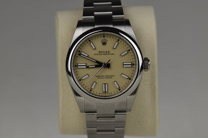 Rolex Oyster Perpetual 41 134300 41mm Oystersteel Beige Dial