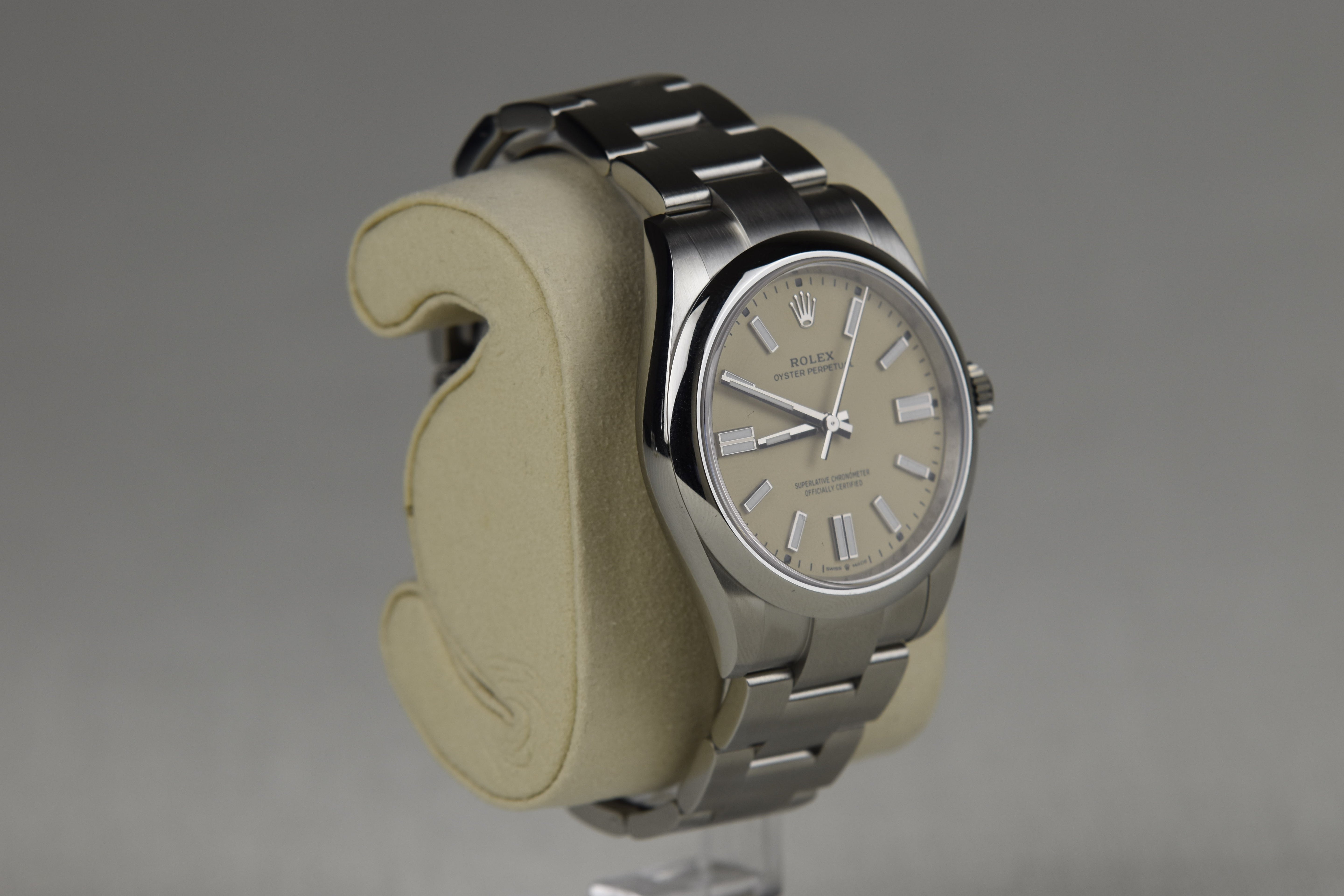 Rolex Oyster Perpetual 41 134300 41mm Oystersteel Beige Dial