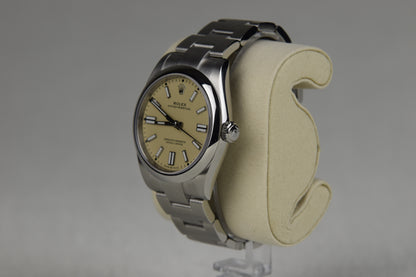 Rolex Oyster Perpetual 41 134300 41mm Oystersteel Beige Dial