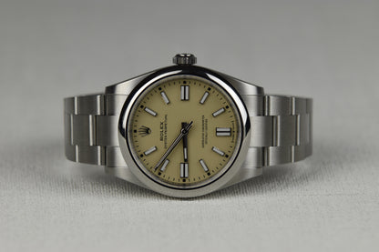 Rolex Oyster Perpetual 41 134300 41mm Oystersteel Beige Dial
