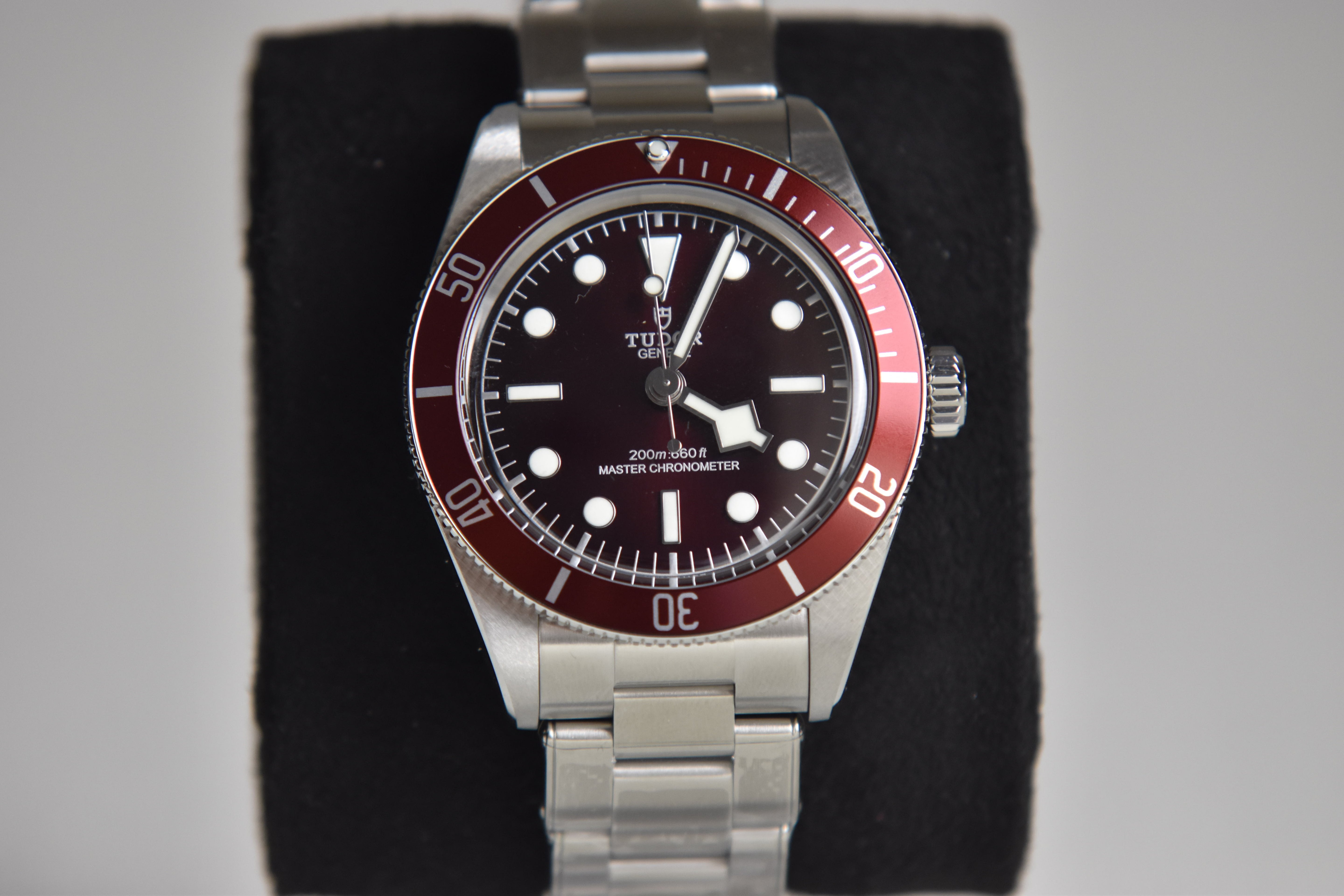 Tudor Royal M7939A1A0RU-0002 39mm Stainless Steel Burgundy Dial