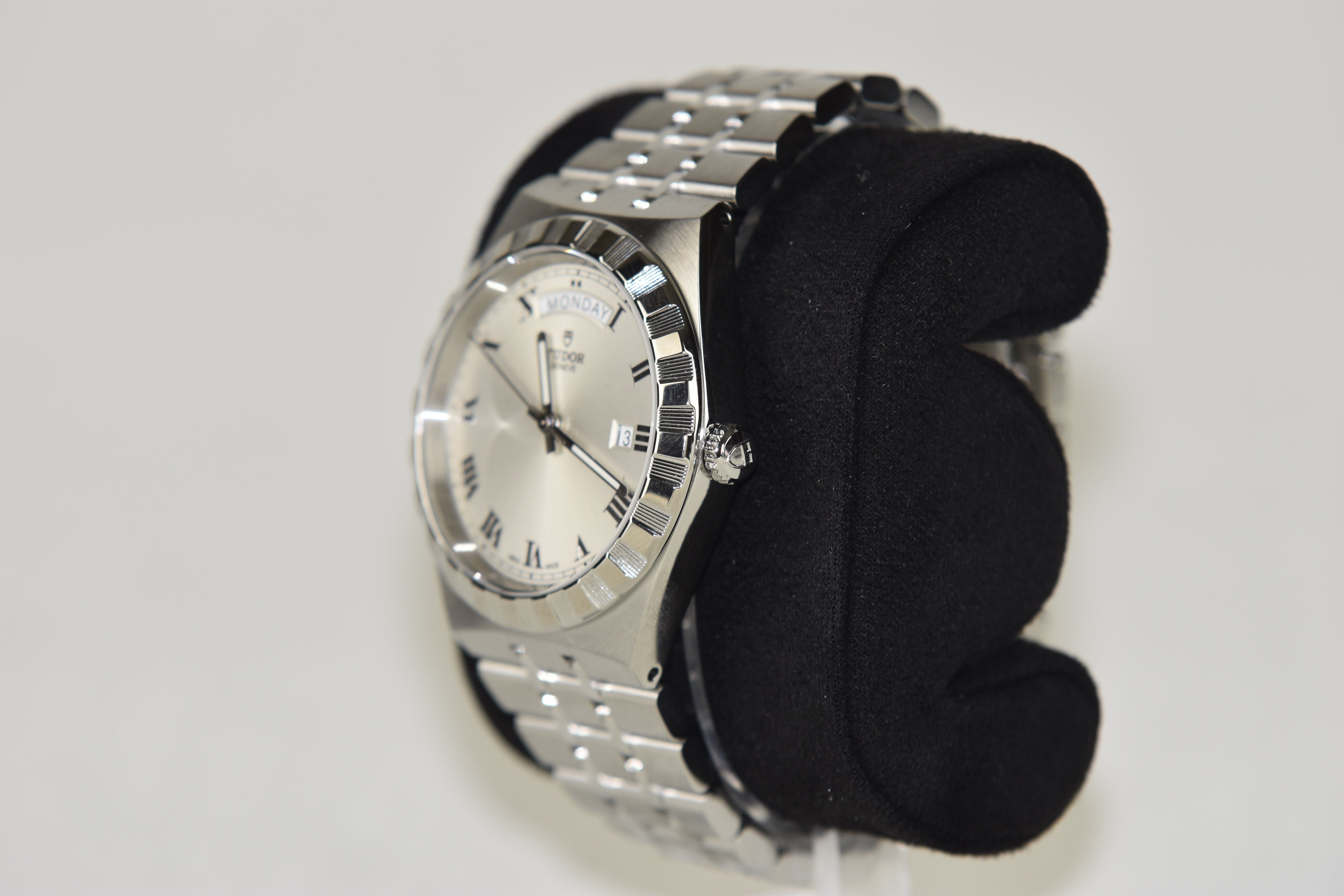 Tudor Royal M28600-0001 41mm Stainless Steel Silver Dial Steel Bracelet